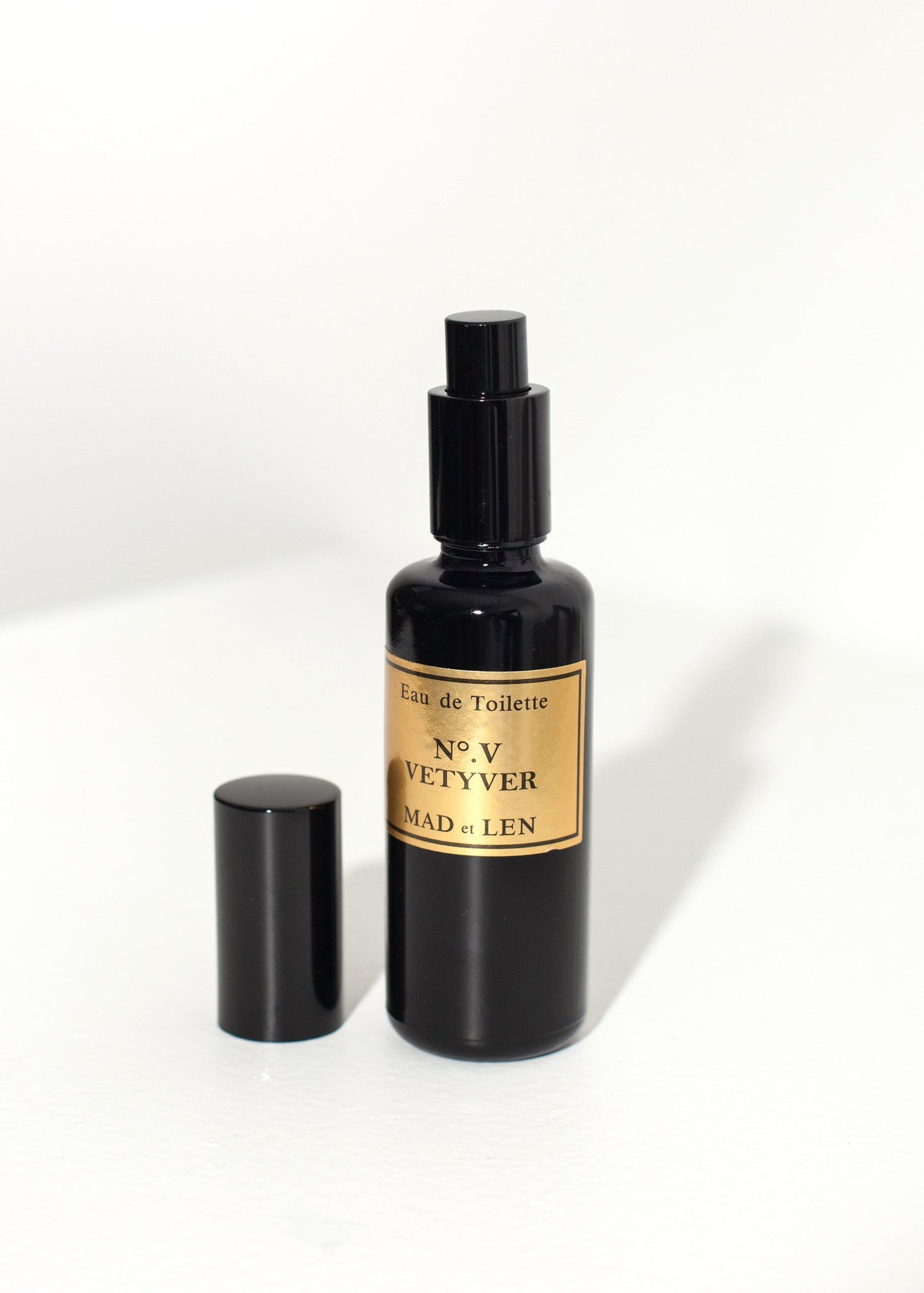 عطر رقم 5 برائحة نجيل الهند